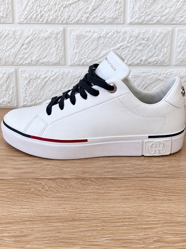 Tommy hilfiger branded - tommy,